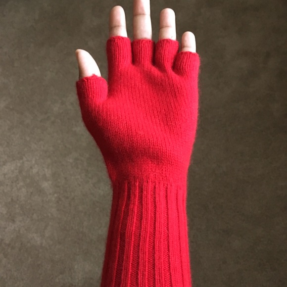 Christopher Fischer fingerless gloves - Picture 4 of 4